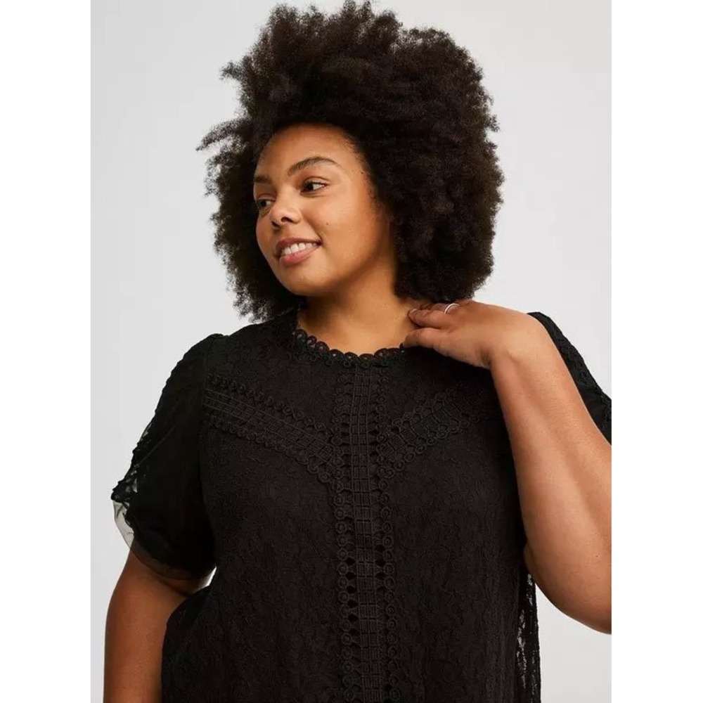 Torrid Black Lace Short Puff Sleeve Crochet Trim Blouse Top Plus Size 5 5X NEW - Picture 2 of 14